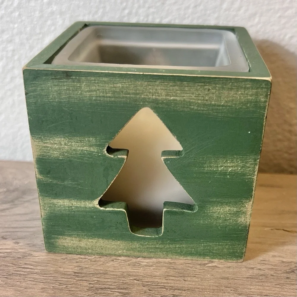 Vtg Rustic Wooden Christmas Tree Candle Holder‎ 3.25
